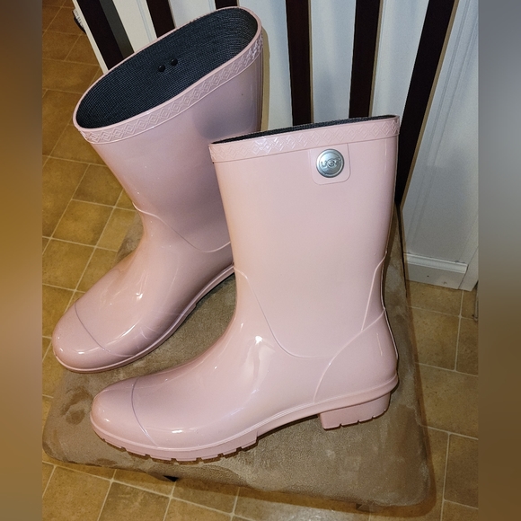 UGG Shoes - UGG Sienna rain/snow boots size 12 (NWOT)